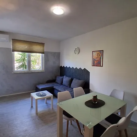 Apartment With Parking Space Rab - 27439